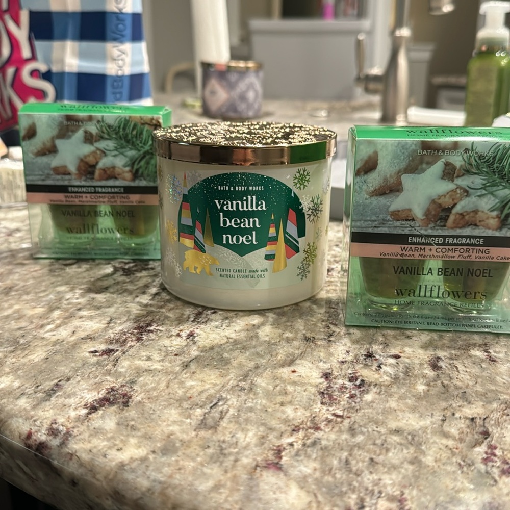 Bath & Body Works Wallflower Refills & 3 Wick Candle